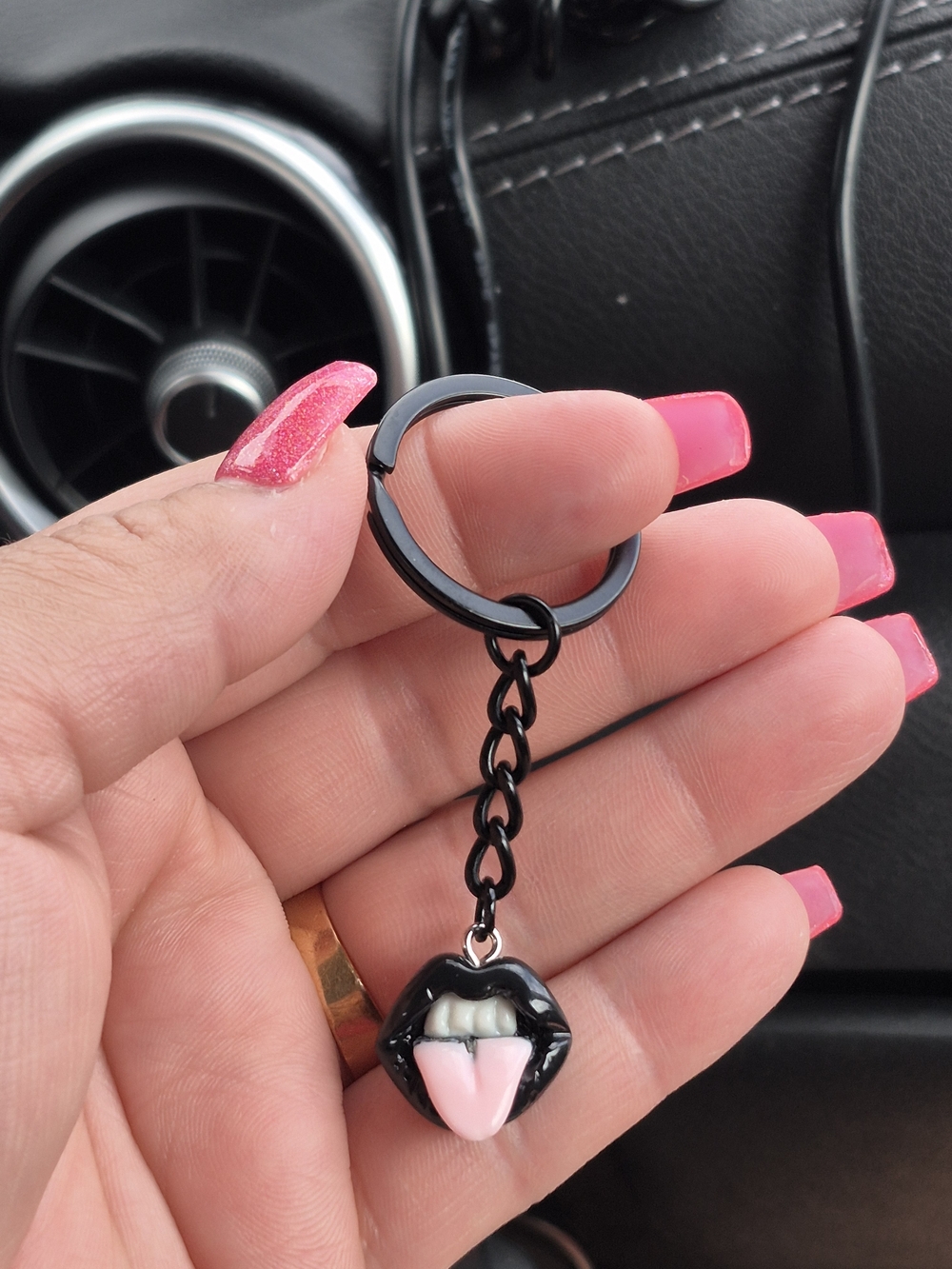 New! Black Chic Lips & Pink Tongue Keychain ☆ Womens Hot Accessory